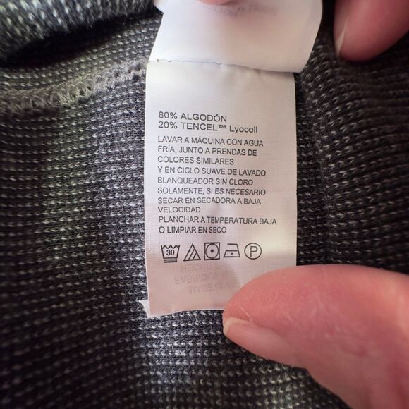 Tommy Bahama Flipshore Full Zip Vest - Picture 8 of 12